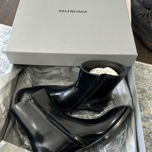 Women’s black balenciaga boots calf leather. Size 39